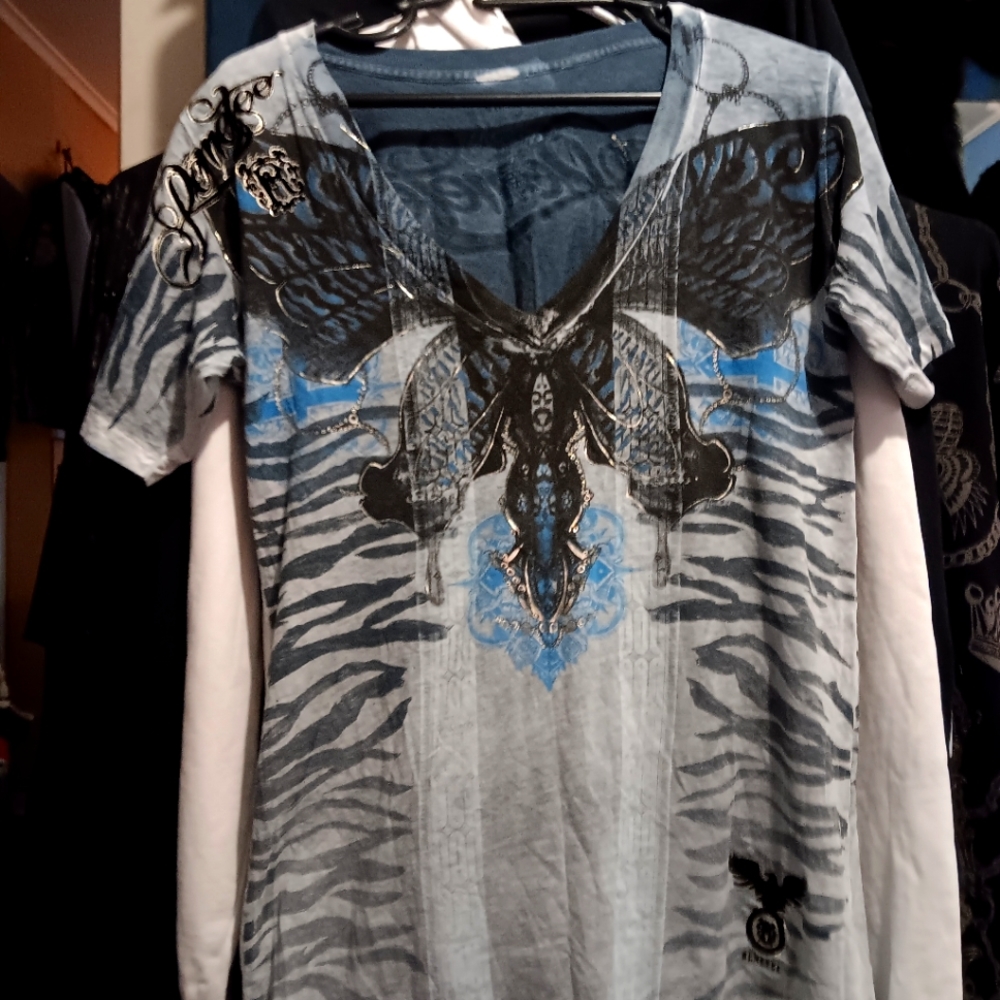 REMETEE Butterfly 🦋 gorgeous v-neck t-shirt XL